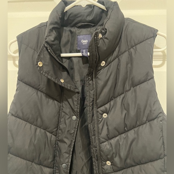 GAP Dark Puffer Vest - Picture 6 of 6